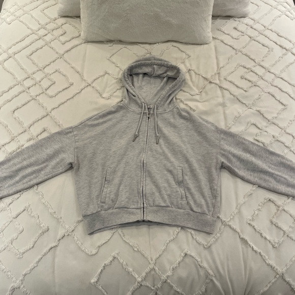 Grey sweater - Picture 1 of 2